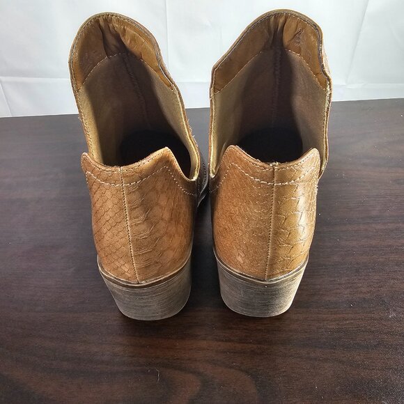 Volatile Chronicle Women's Tan Snake Embossed Booties size 8 - Picture 4 of 7